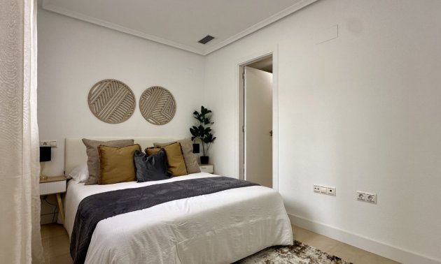 Resale - Apartment / flat -
Torrevieja - Torrevieja - Centre