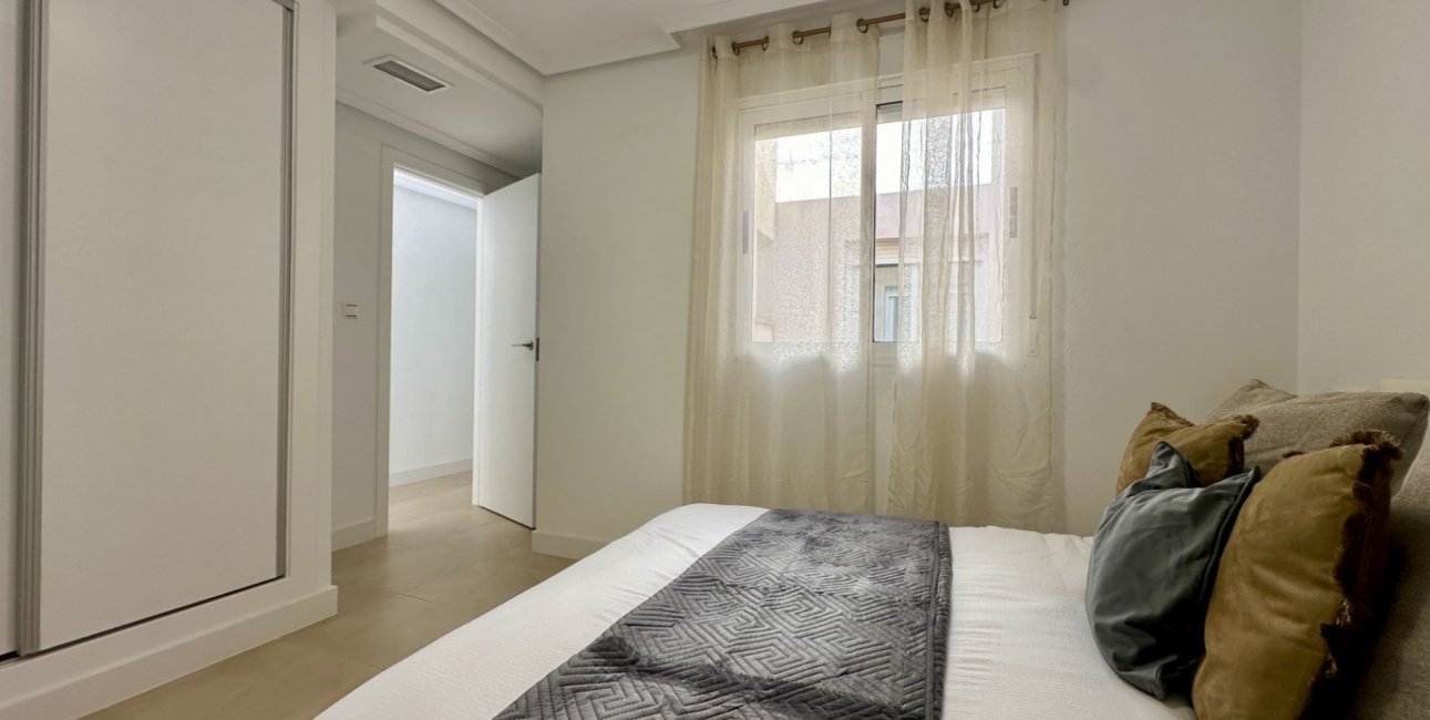 Resale - Apartment / flat -
Torrevieja - Torrevieja - Centre