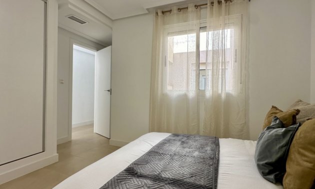 Resale - Apartment / flat -
Torrevieja - Torrevieja - Centre