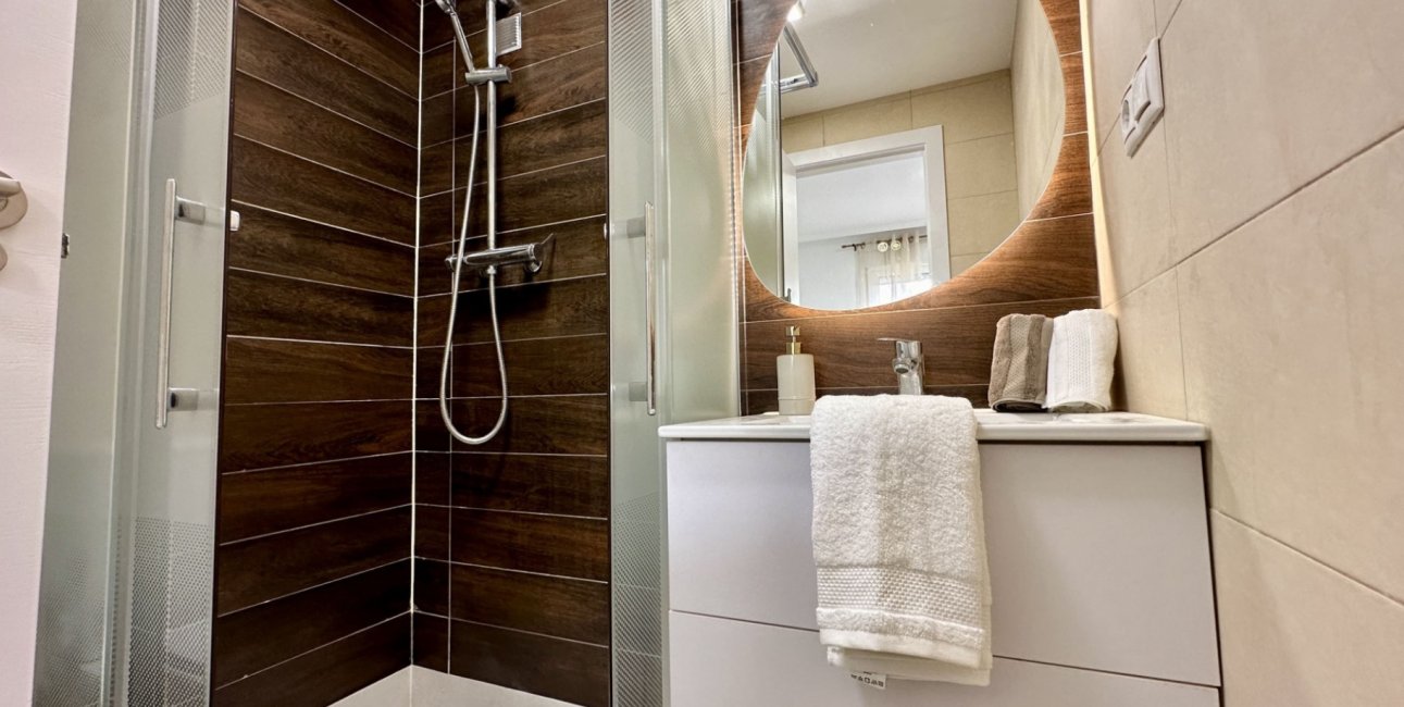 Resale - Apartment / flat -
Torrevieja - Torrevieja - Centre