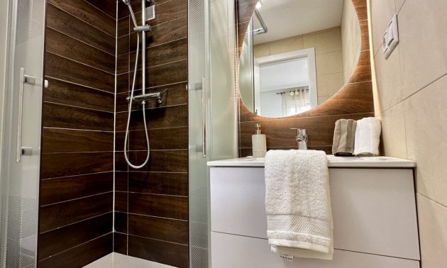 Resale - Apartment / flat -
Torrevieja - Torrevieja - Centre