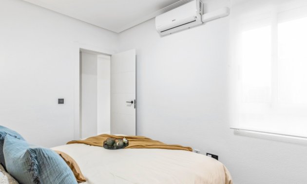 Resale - Apartment / flat -
Orihuela Costa - Playa Flamenca