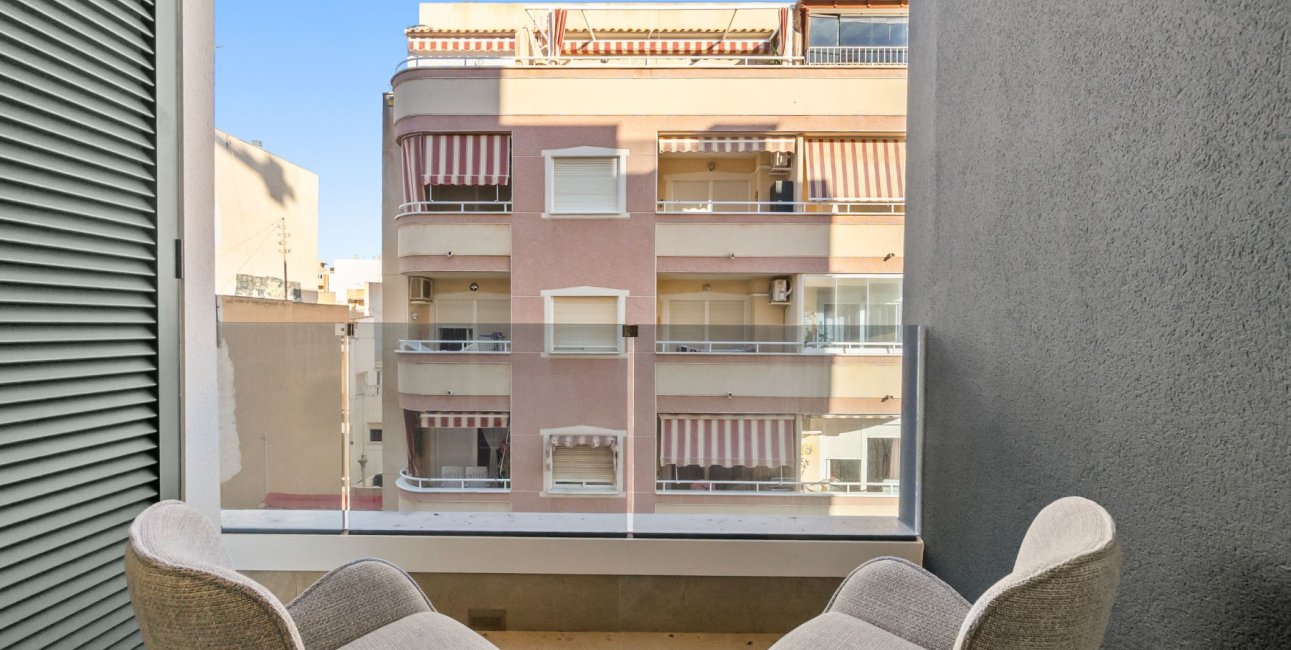 Resale - Apartment / flat -
Torrevieja - Playa Del Cura