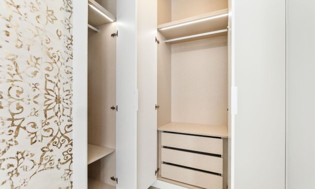 Resale - Apartment / flat -
Torrevieja - Playa Del Cura