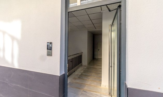 Resale - Apartment / flat -
Torrevieja - Playa Del Cura
