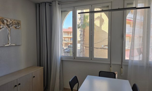 Resale - Apartment / flat -
Torrevieja - Torre La Mata