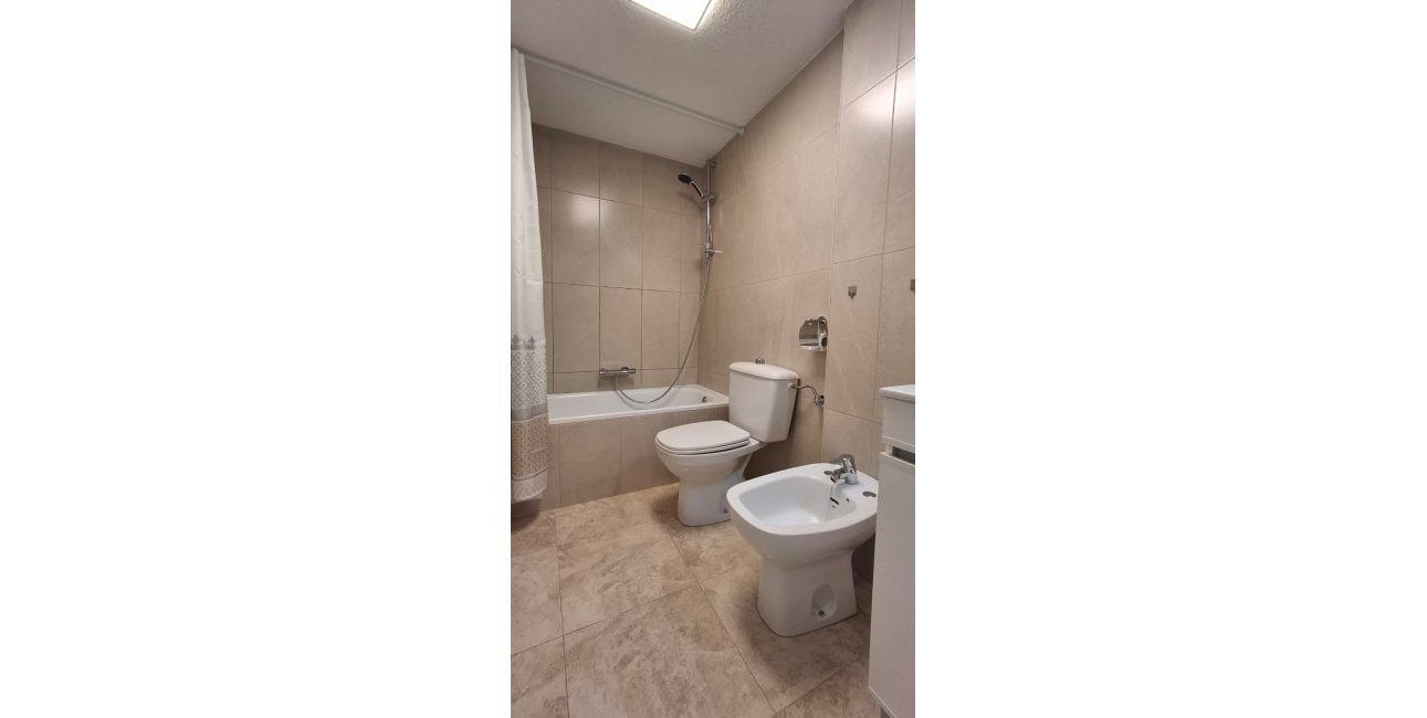 Resale - Apartment / flat -
Torrevieja - Torre La Mata
