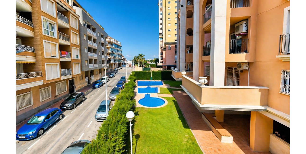 Rynek wtórny - Mieszkanie  -
Torrevieja - Playa Los Locos