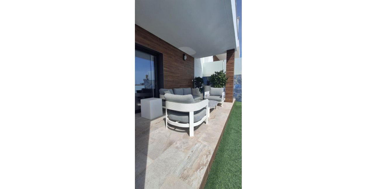 Resale - Villa -
Los Montesinos - Entre Naranjos / Vistabella Golf