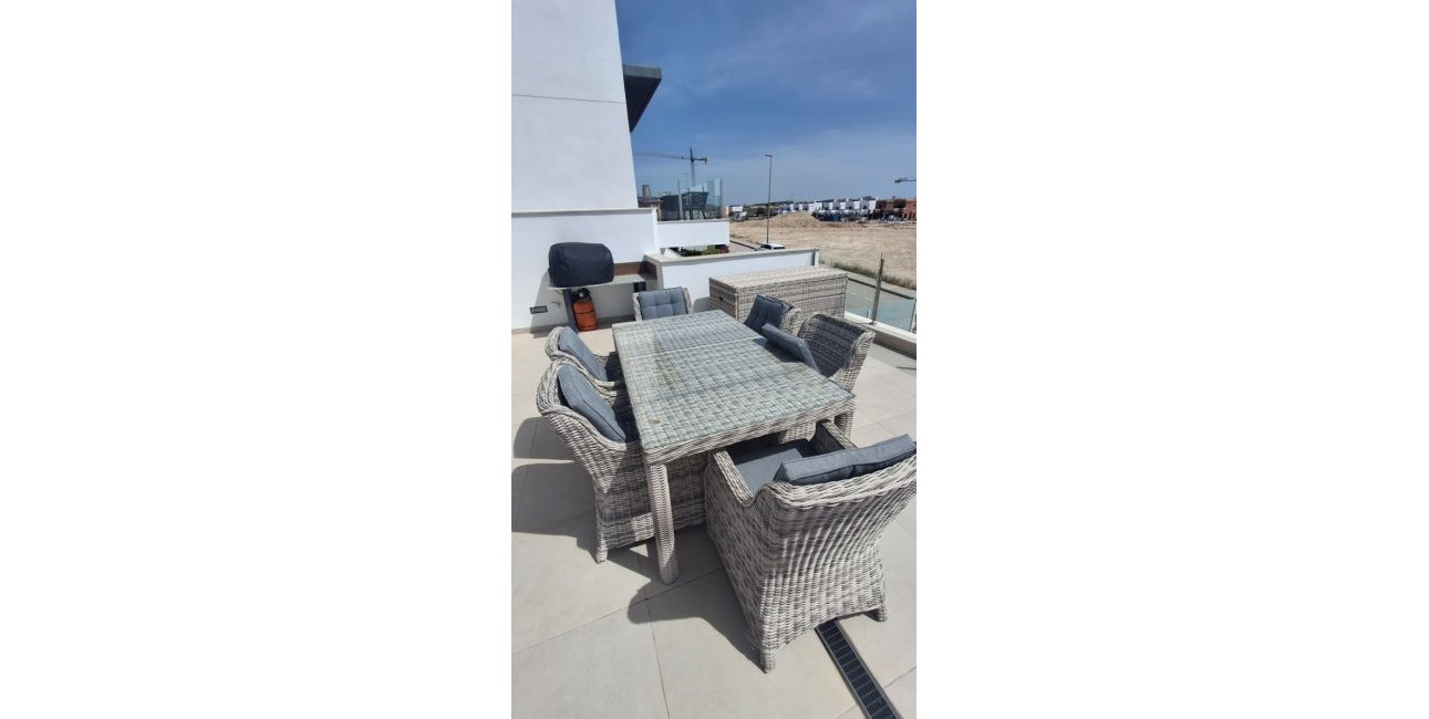 Resale - Villa -
Los Montesinos - Entre Naranjos / Vistabella Golf