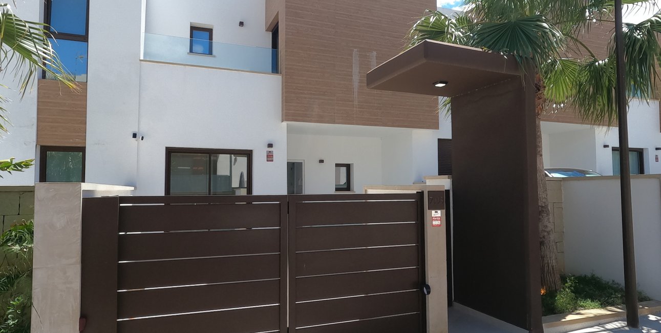 Resale - Villa -
Algorfa - La Finca Golf Resort