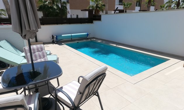 Resale - Villa -
Algorfa - La Finca Golf Resort