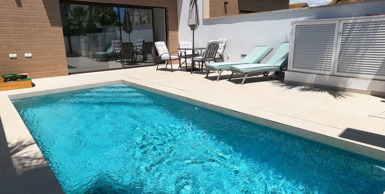 Resale - Villa -
Algorfa - La Finca Golf Resort