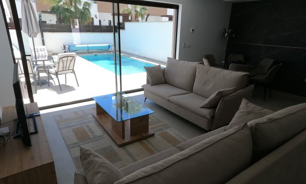 Resale - Villa -
Algorfa - La Finca Golf Resort