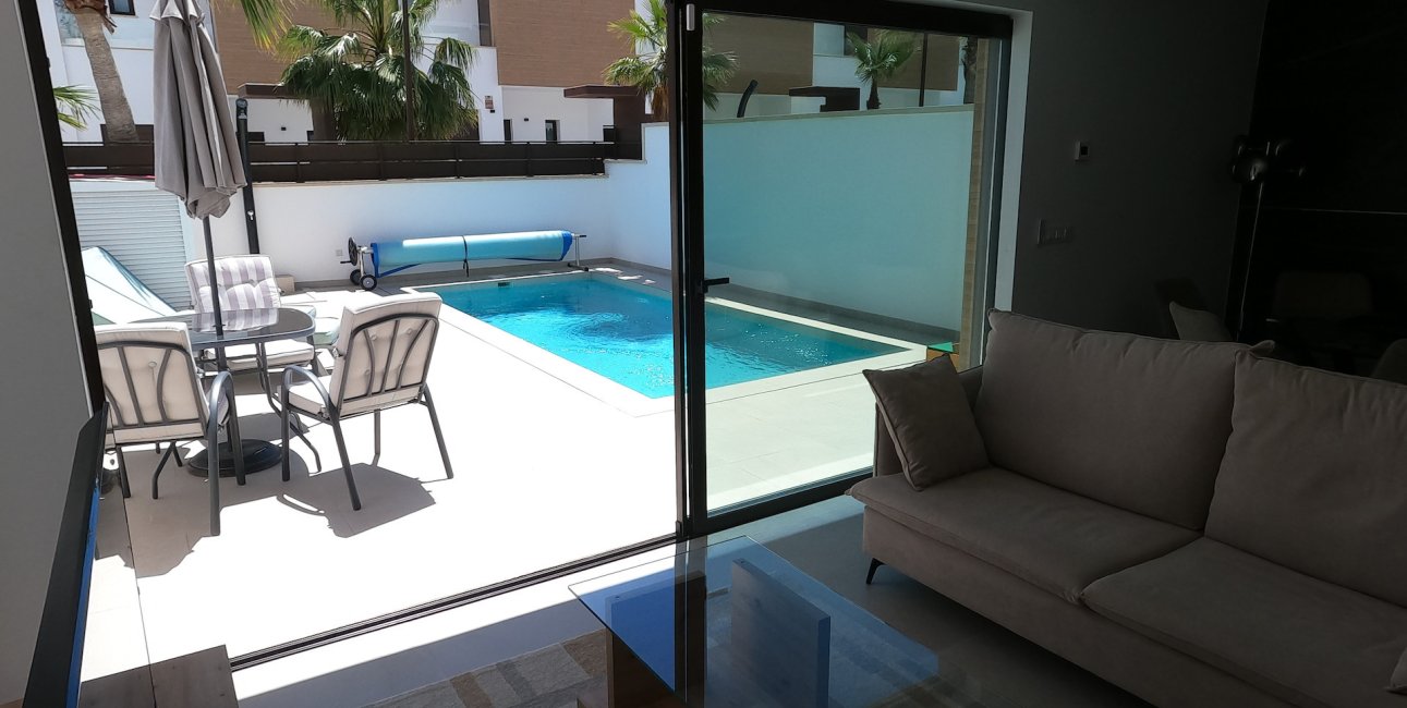 Resale - Villa -
Algorfa - La Finca Golf Resort