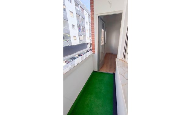 Resale - Apartment / flat -
Torrevieja - Torrevieja - Centre