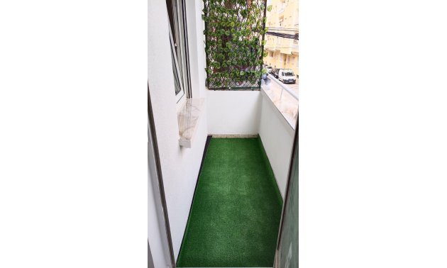 Resale - Apartment / flat -
Torrevieja - Torrevieja - Centre
