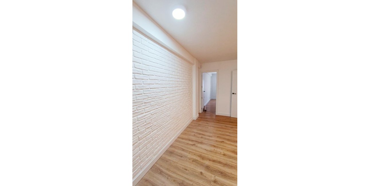 Resale - Apartment / flat -
Torrevieja - Torrevieja - Centre