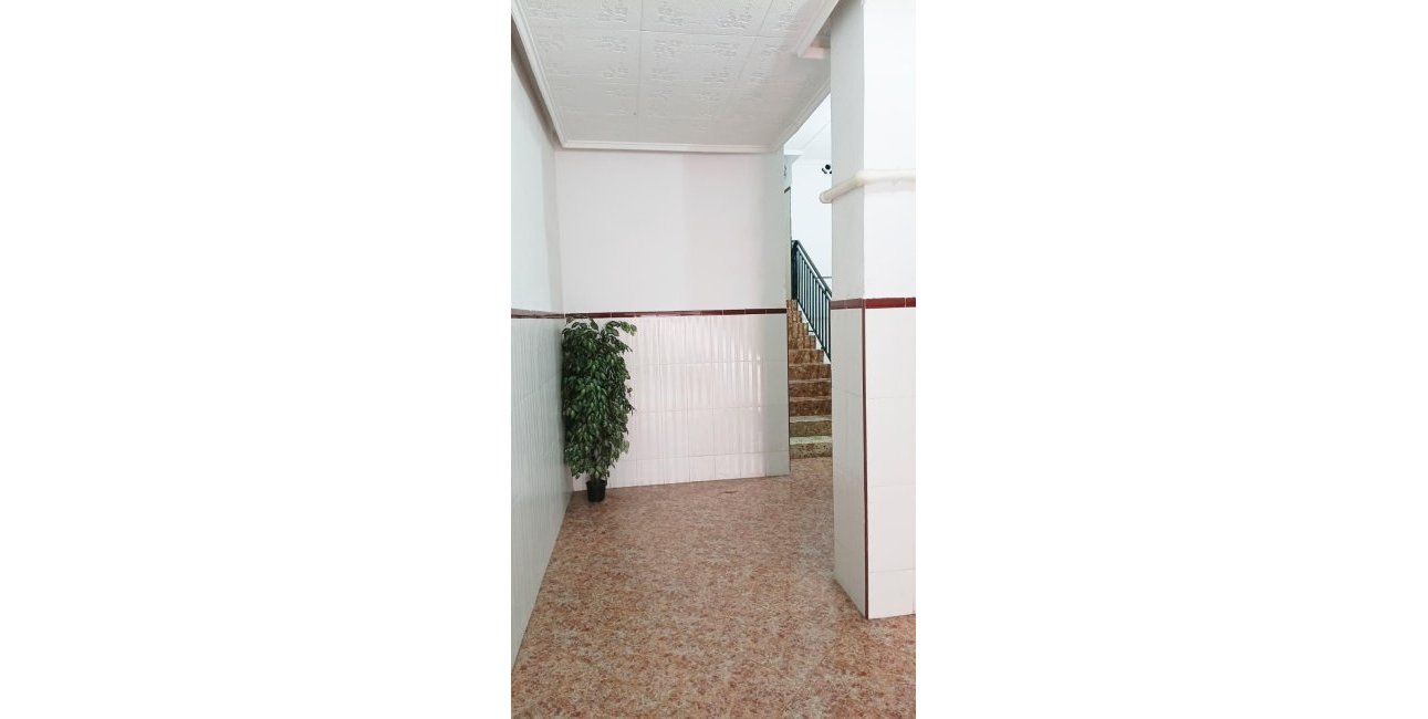 Resale - Apartment / flat -
Torrevieja - Torrevieja - Centre