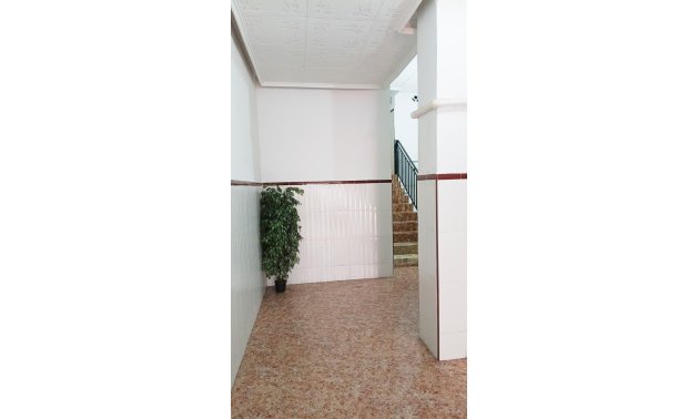 Resale - Apartment / flat -
Torrevieja - Torrevieja - Centre