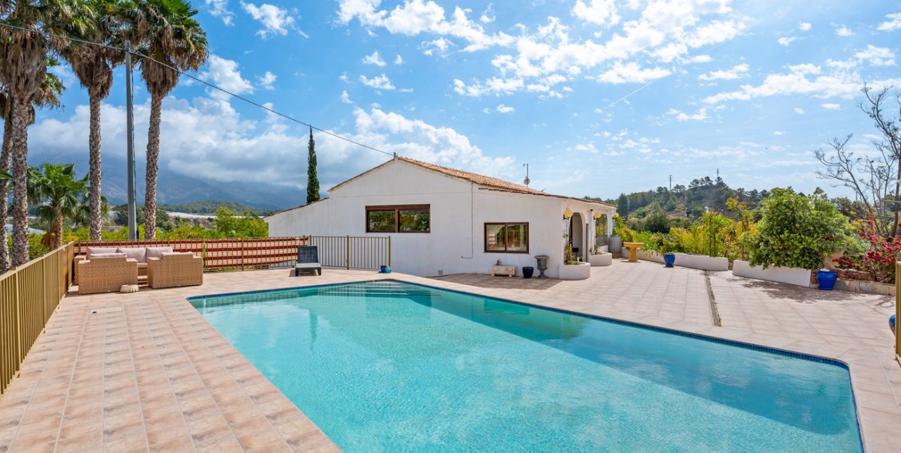 Resale - Country House -
La Nucia - La Nucia - Country