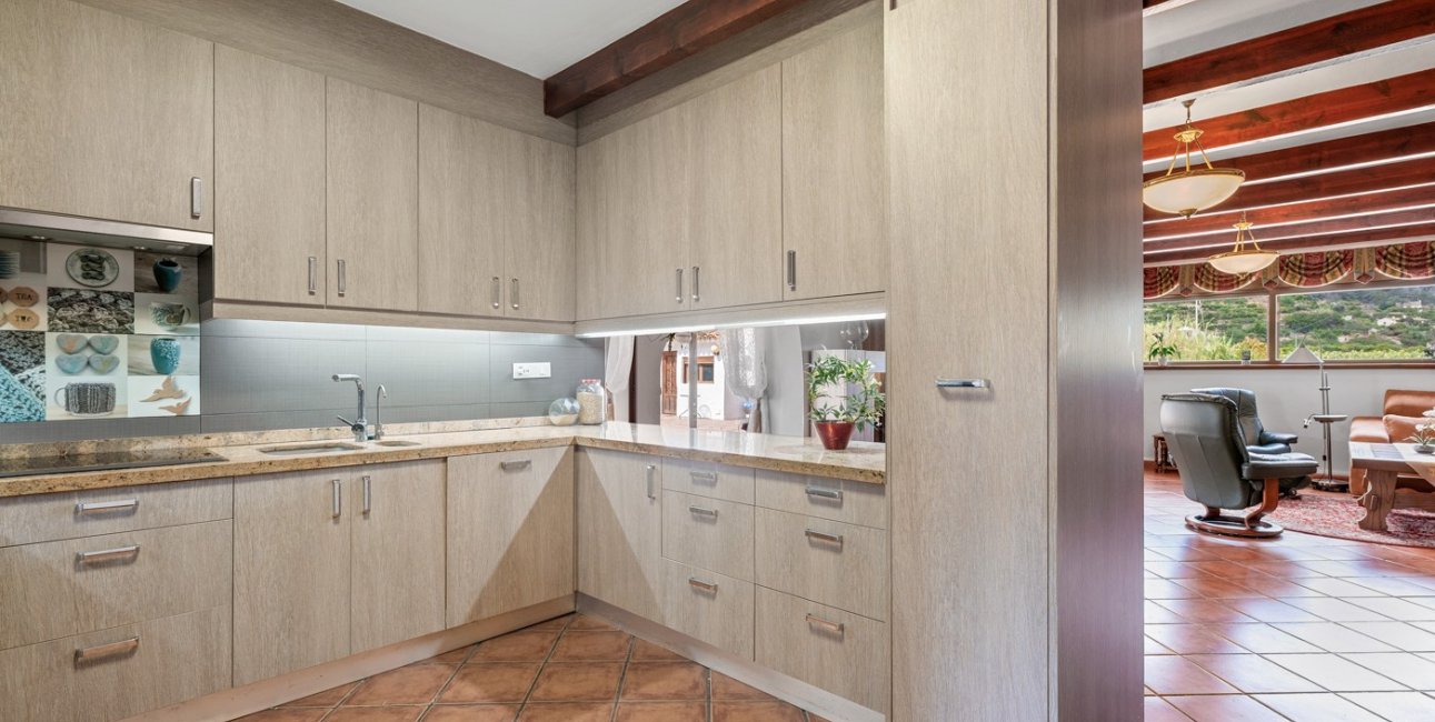 Resale - Country House -
La Nucia - La Nucia - Country