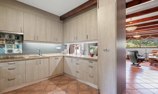 Resale - Country House -
La Nucia - La Nucia - Country