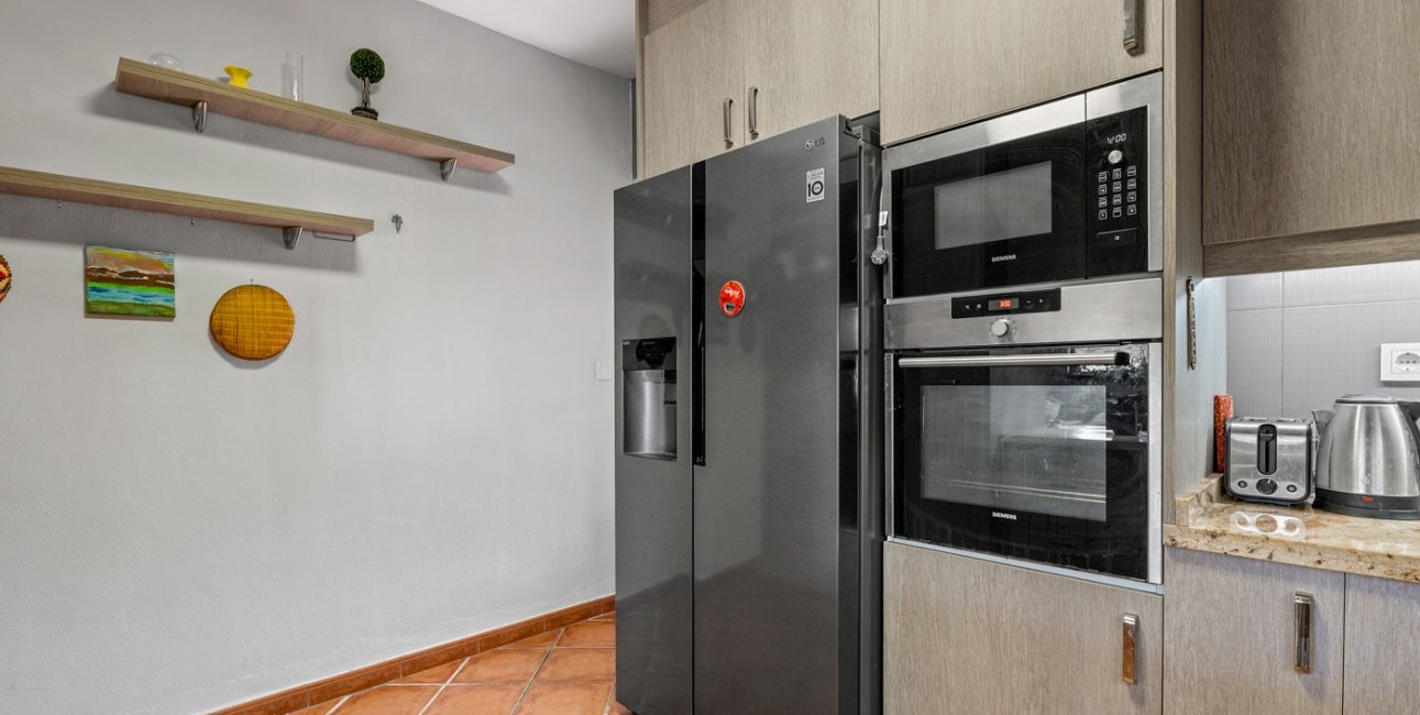 Resale - Country House -
La Nucia - La Nucia - Country
