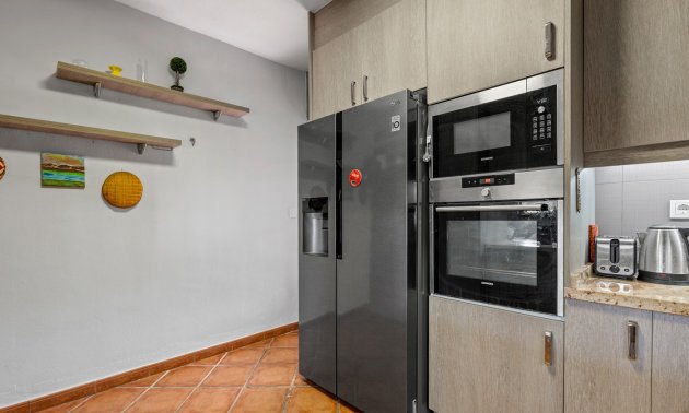 Resale - Country House -
La Nucia - La Nucia - Country