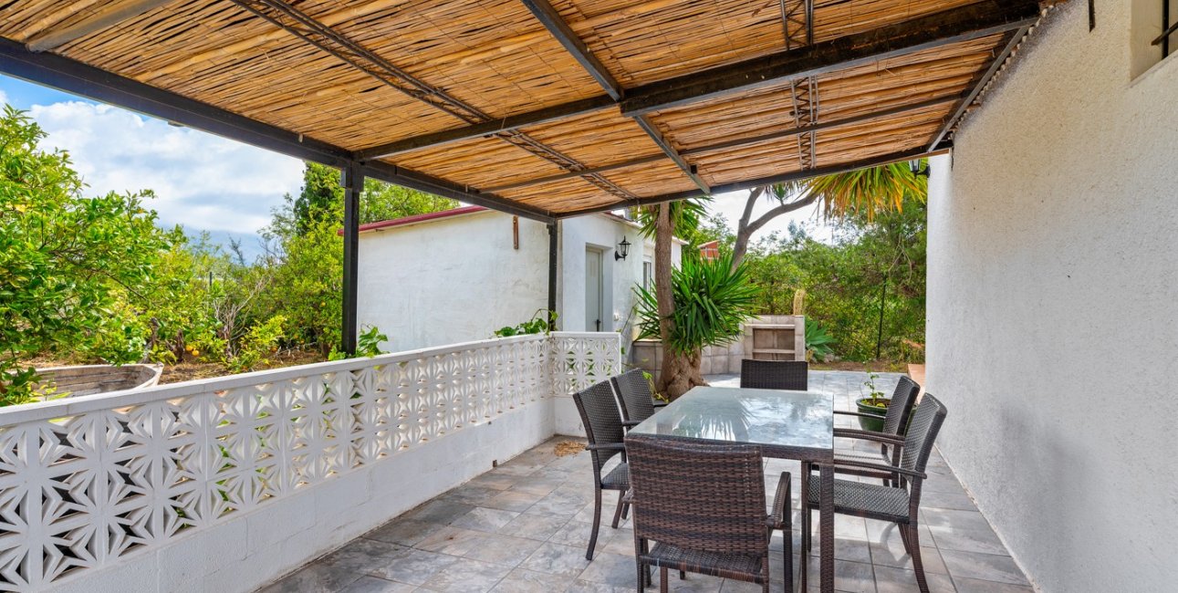 Resale - Country House -
La Nucia - La Nucia - Country