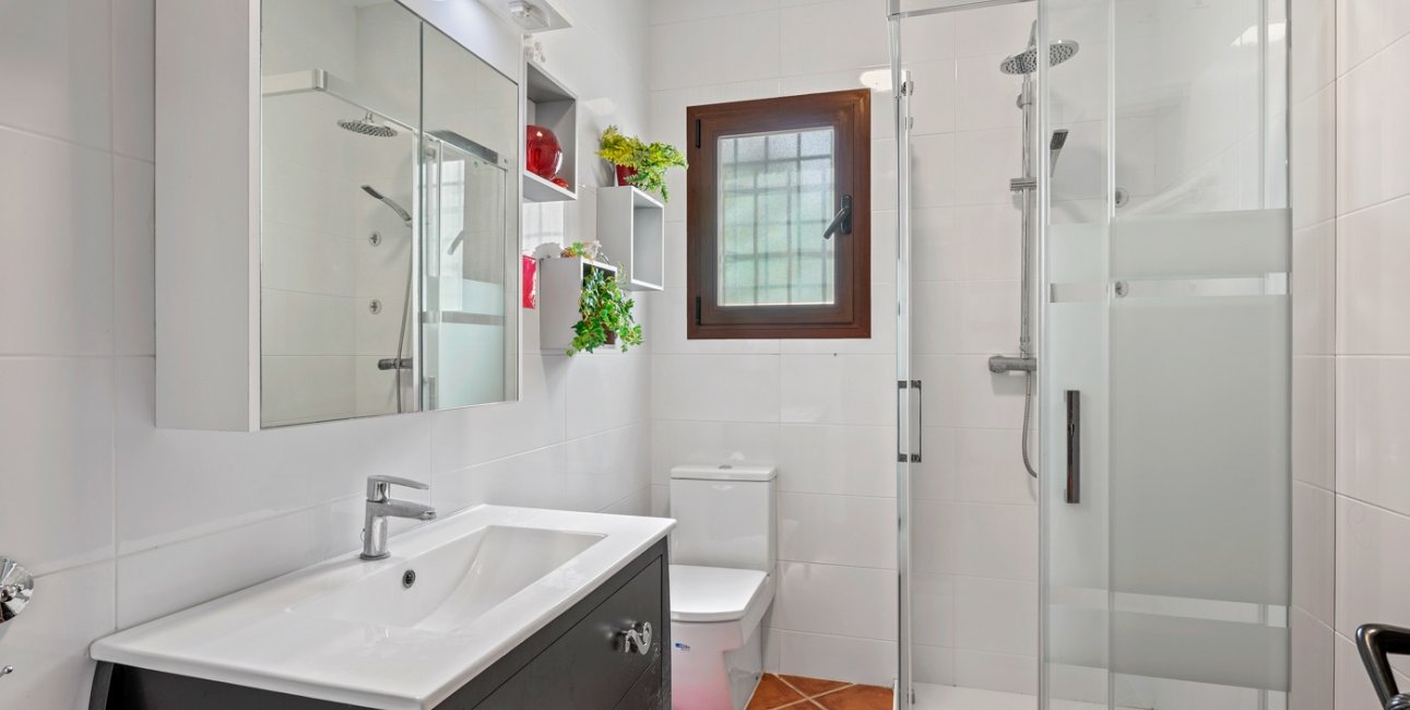 Resale - Country House -
La Nucia - La Nucia - Country