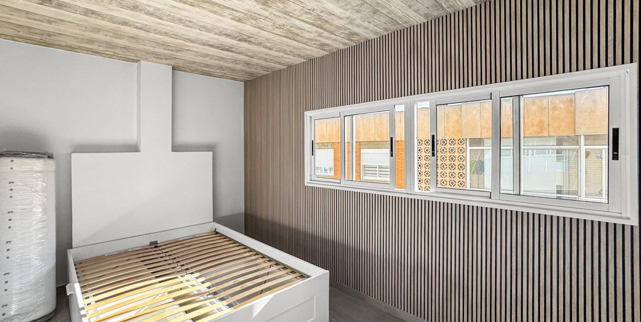 Resale - Apartment / flat -
Torrevieja - Torrevieja - Centre