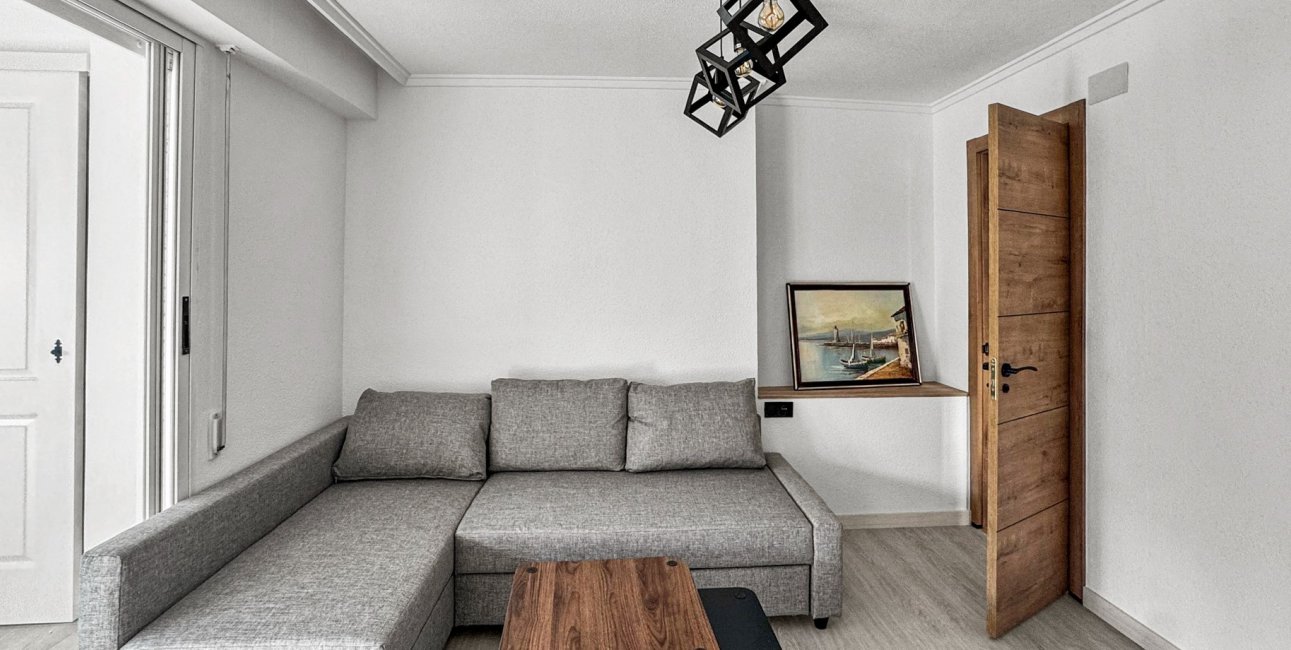 Resale - Apartment / flat -
Torrevieja - Torrevieja - Centre