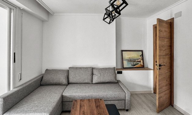 Resale - Apartment / flat -
Torrevieja - Torrevieja - Centre