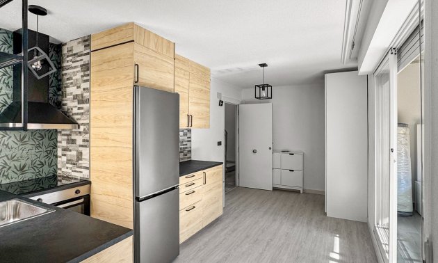 Resale - Apartment / flat -
Torrevieja - Torrevieja - Centre
