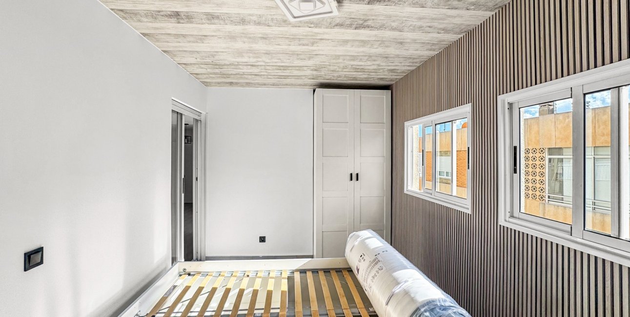 Resale - Apartment / flat -
Torrevieja - Torrevieja - Centre