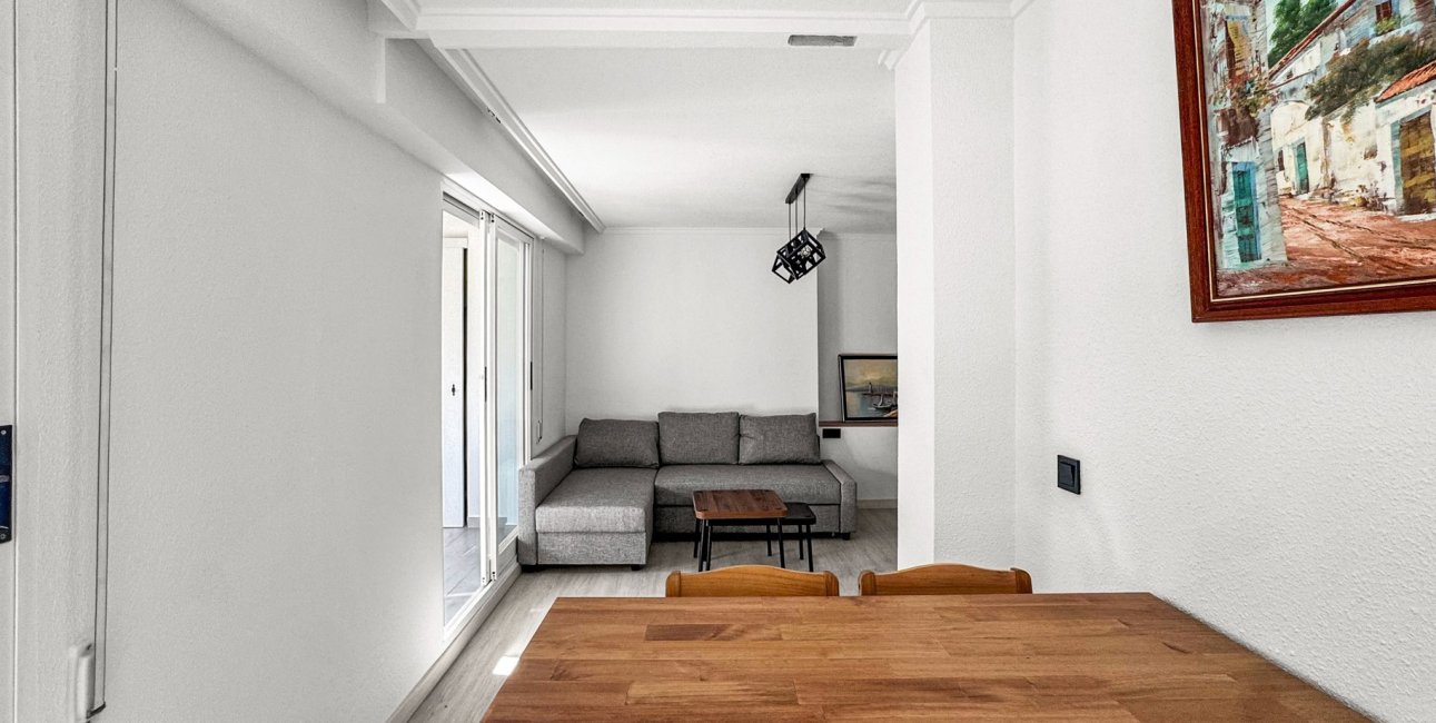 Resale - Apartment / flat -
Torrevieja - Torrevieja - Centre