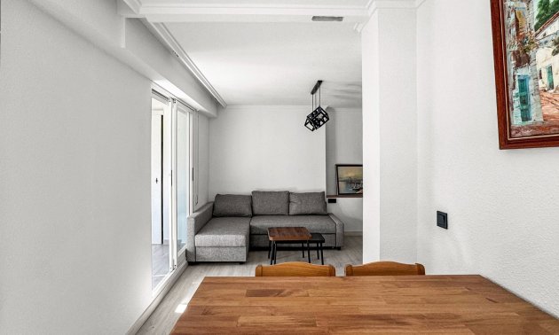 Resale - Apartment / flat -
Torrevieja - Torrevieja - Centre