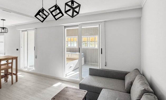 Resale - Apartment / flat -
Torrevieja - Torrevieja - Centre