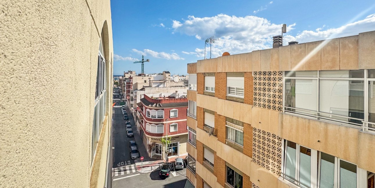 Resale - Apartment / flat -
Torrevieja - Torrevieja - Centre