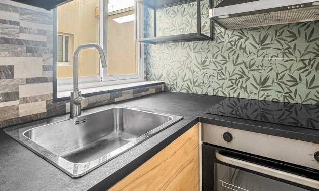 Resale - Apartment / flat -
Torrevieja - Torrevieja - Centre