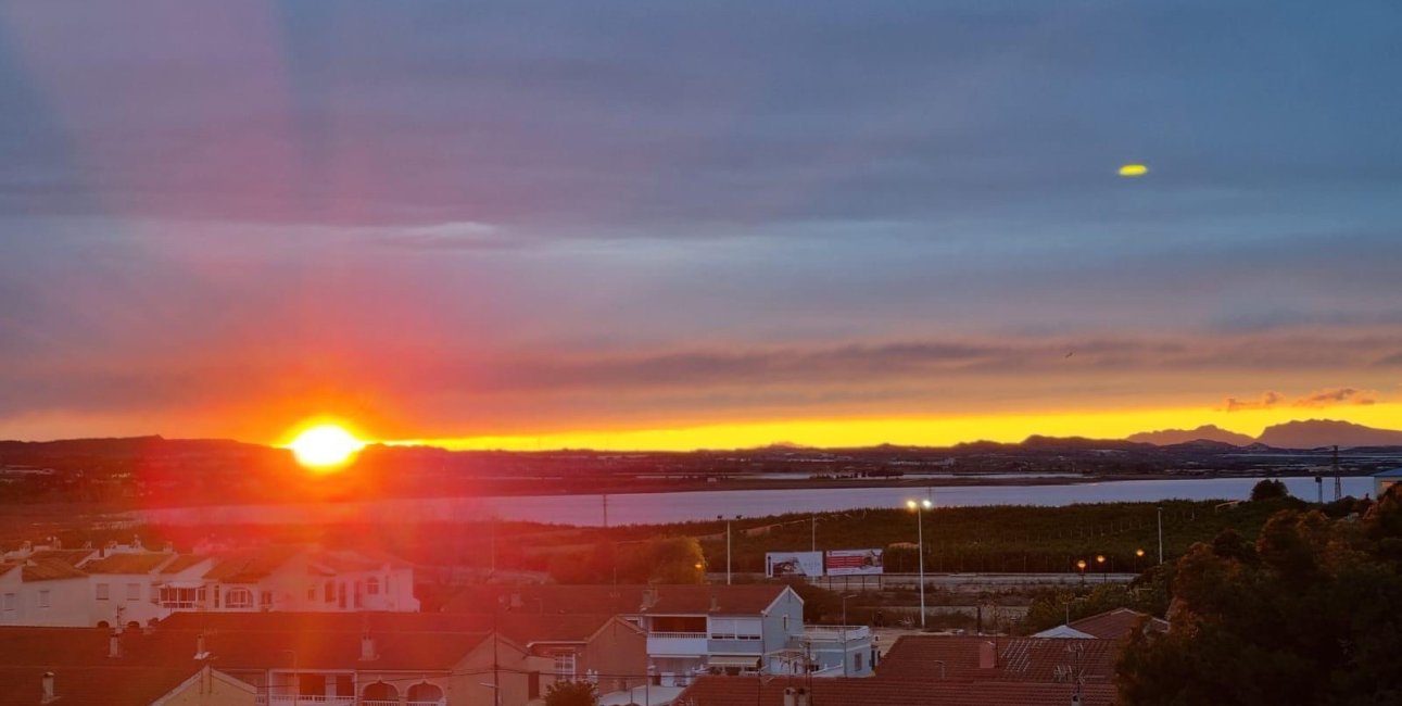 Resale - Apartment / flat -
Torrevieja - Playa Los Naufragos