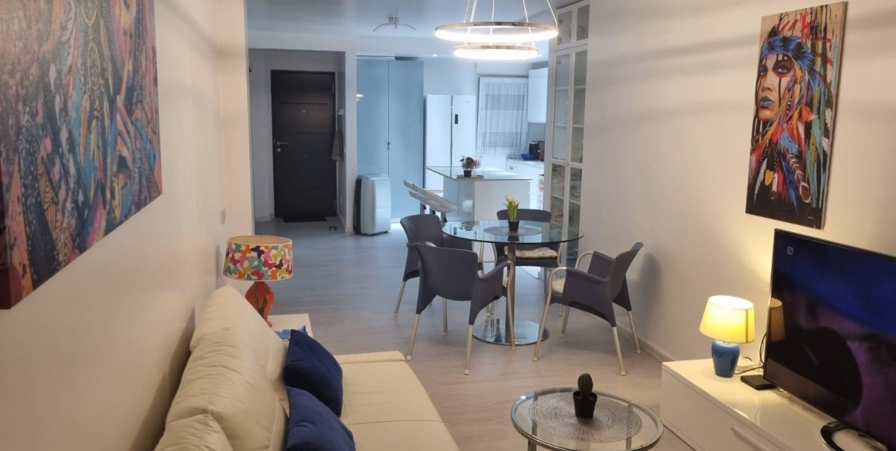 Resale - Apartment / flat -
Torrevieja - Playa Los Naufragos