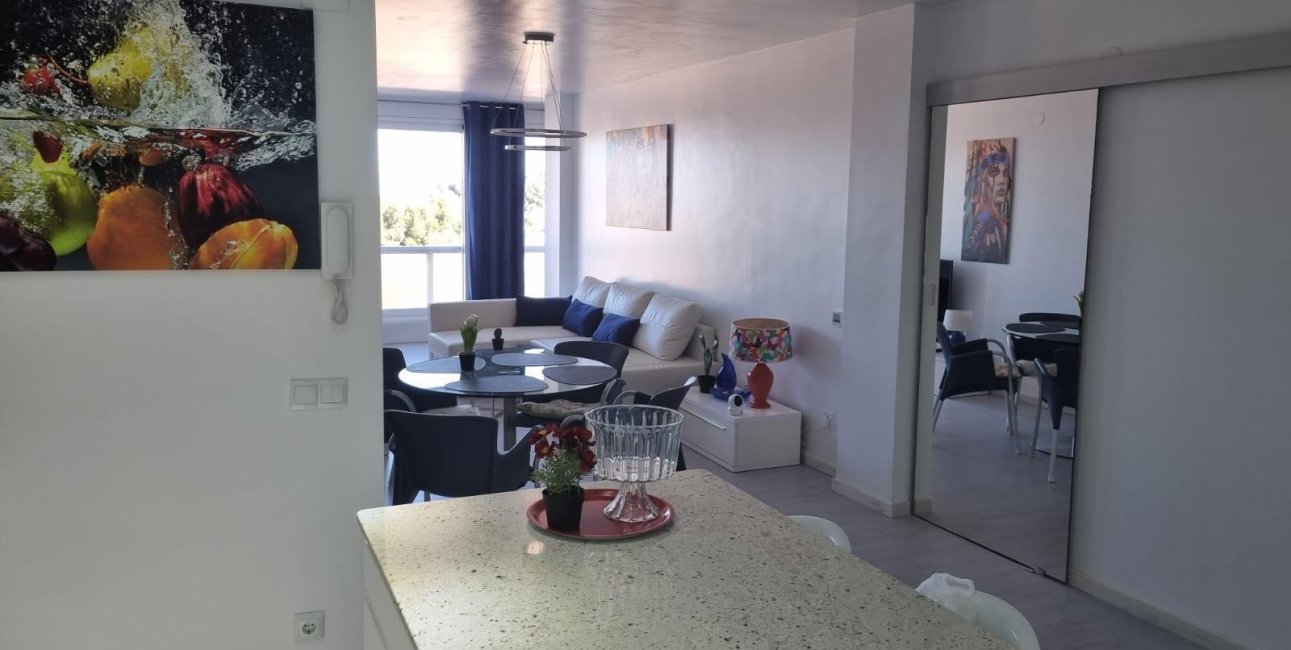 Resale - Apartment / flat -
Torrevieja - Playa Los Naufragos