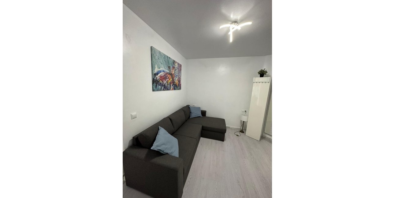 Resale - Apartment / flat -
Torrevieja - Playa Los Naufragos
