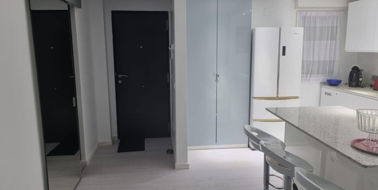 Resale - Apartment / flat -
Torrevieja - Playa Los Naufragos