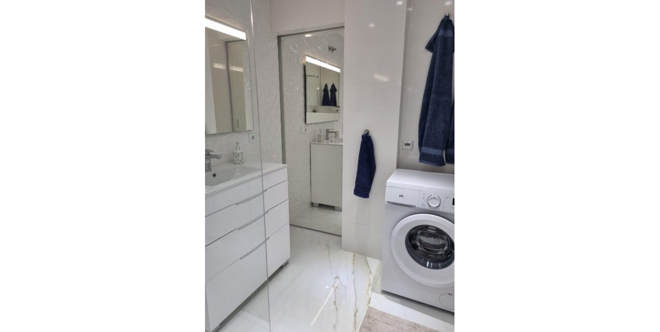 Resale - Apartment / flat -
Torrevieja - Playa Los Naufragos