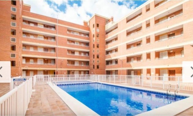 Resale - Apartment / flat -
Torrevieja - Playa Los Naufragos