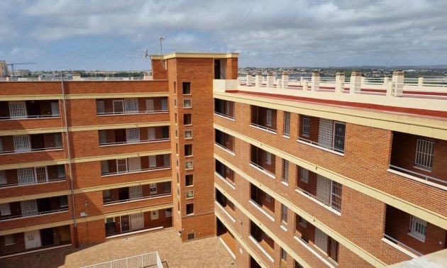 Resale - Apartment / flat -
Torrevieja - Playa Los Naufragos