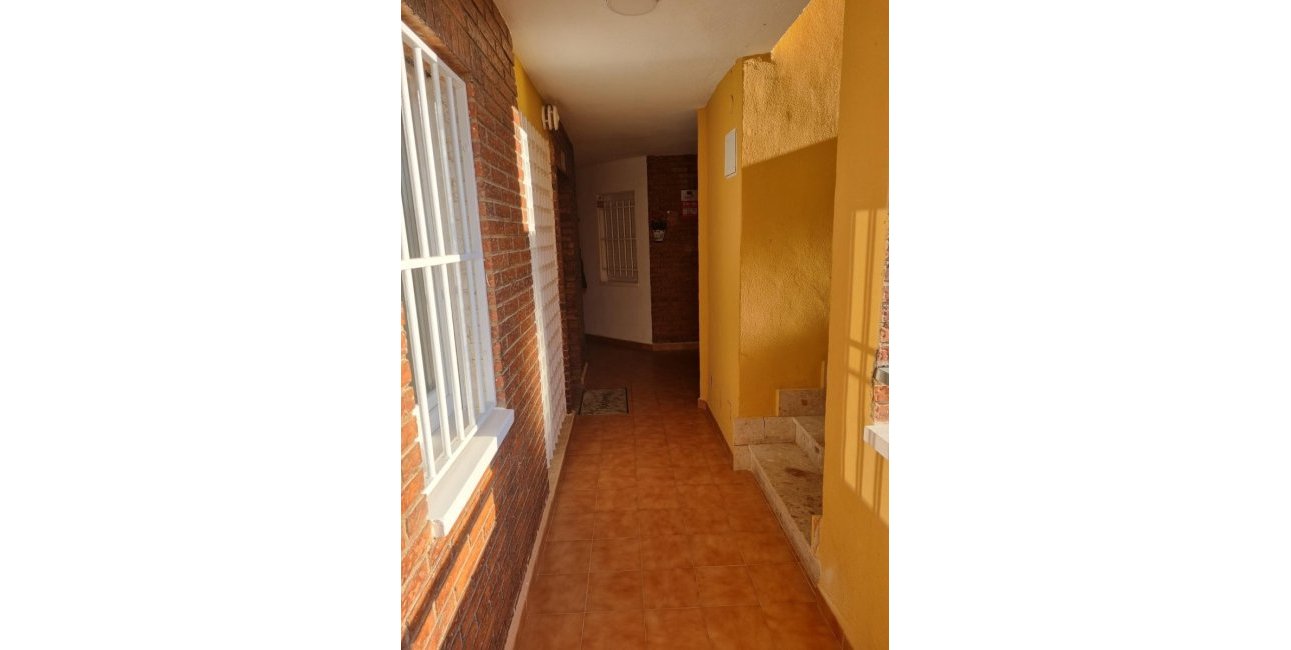 Resale - Apartment / flat -
Torrevieja - Playa Los Naufragos